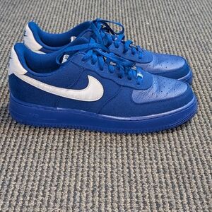 Nike Men's Blue and White Athletic Shoes